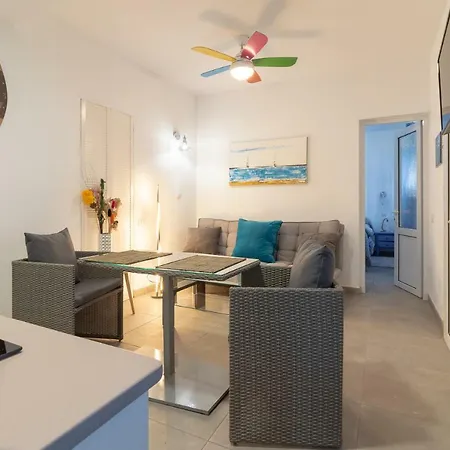 Lejlighedshotel Arinaga Suites