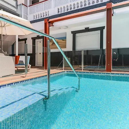Arinaga Suites