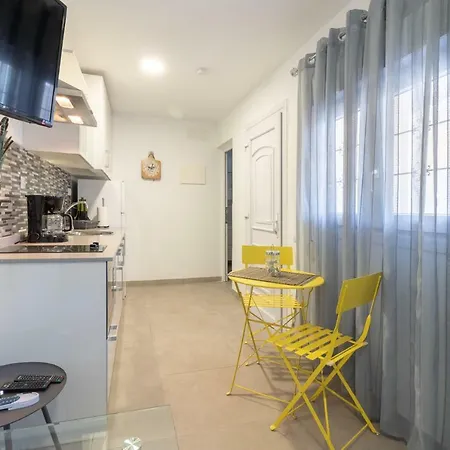 Hotel apartamentowy Arinaga Suites
