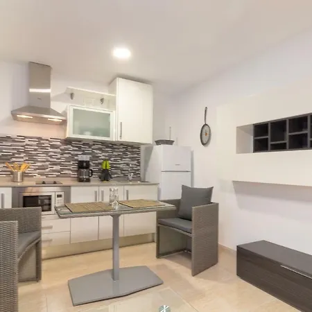 Aparthotel Arinaga Suites