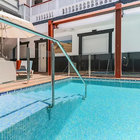 Arinaga Suites