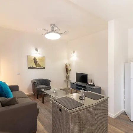 Apartahotel Arinaga Suites